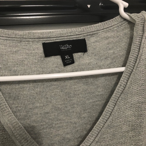 Sweater - Picture 2 of 4